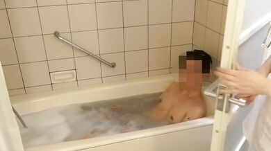 Ejaculation support by the Japanese nurse of dreams in the bath Blowjob Massage　big tits big ass