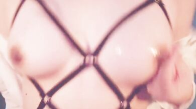 【Delivery video】Perverted nipple masturbation with a lascivious appearance from daytime
