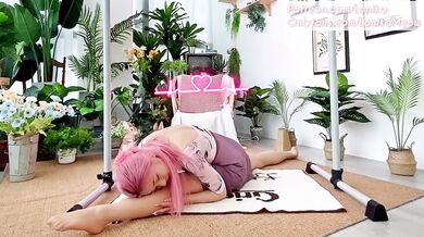 Sexy Ballerina LONIKAMEOW Yoga Stretch Workout in BalletCode, 港女著芭蕾舞練習服拉筋,瑜伽 Hong Kong Barbie