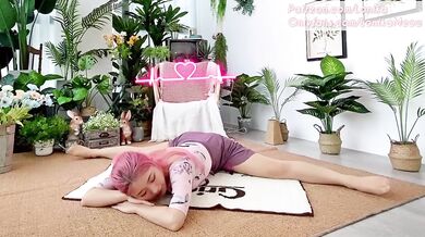 Sexy Ballerina LONIKAMEOW Yoga Stretch Workout in BalletCode, 港女著芭蕾舞練習服拉筋,瑜伽 Hong Kong Barbie