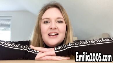 MY FIRST TIME NAKED!! 18 year old german teen girl
