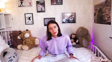 18yo School Girl first time naked on th internet