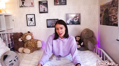 18yo School Girl first time naked on th internet