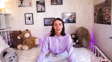 18yo School Girl first time naked on th internet