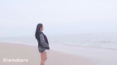 A Pretty Girl At The Beach Fucking A Stranger With Crazy Deals - Xreindeers