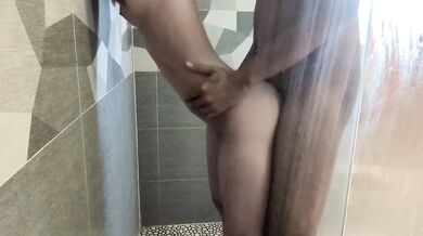 Myanmar Couple Passionate Shower sex! - ရေချိုးရင်း တစ်ကြောင်းဆွဲတဲ့မြန်မာအတွဲ