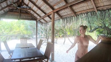 Naked girl came to an abandoned bar