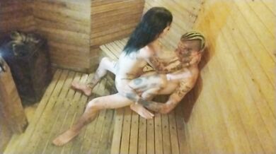 In the sauna everything got hotter. En el sauna todo se calentaba mas