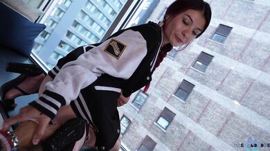 Mae Rainz Requests Room Service And Tricks Thick Dick Hotel Employee Doc D Into Making Her Squirt