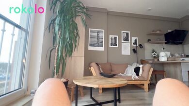 met through the ROKOLO app and invited me to visit
