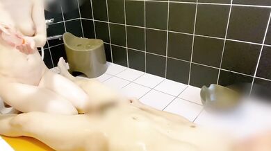 ホテル②パイパンで剃毛してから初めてのローションプレイHotel play part 2 First lotion play after shaving with shaved pussy