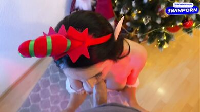 The best gift for Christmas is a blowjob from stepmom