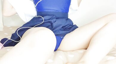 制服の下にスク水着込んだJKが、色んなおもちゃでオナニーディルドと吸うやつが気持ち良すぎて即アクメ