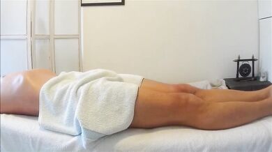 Perfect Asian massage parlor with handjob