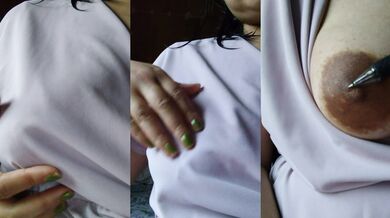 "Oh!? Nipple cracks feel great!!" A perverted Japanese woman who masturbates with a ballpoint pen
