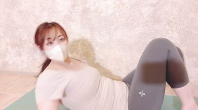 【無修正】変態ヨガ講師！チンポチンポチンポ大好き！と連呼してたらスグイッちゃった????
