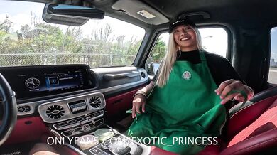 Starbucks girl gets fucked