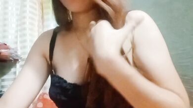 Squeezing B@@BS n PU$$Y for Pass Time Makes Hot Babe Down WeT