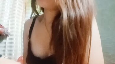Squeezing B@@BS n PU$$Y for Pass Time Makes Hot Babe Down WeT