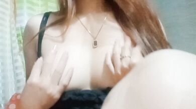 Squeezing B@@BS n PU$$Y for Pass Time Makes Hot Babe Down WeT