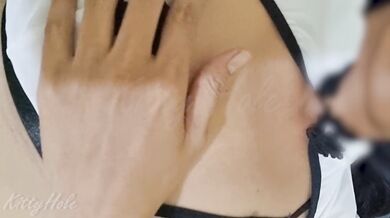 Desahan Cewek Sange Muncrat Duluan Sebelum Dientot
