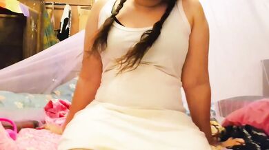 විඩියෝ කෝල් කෙල්ල චුන් වෙලා පෙන්නුවා ඇගිලි ගහලා,Asian girl ,fingering big ass,nice pussy lips ......