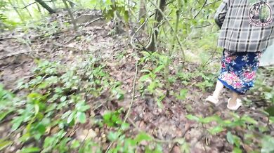 Amateur Thai villagers have sex in the forest public 4K 18+