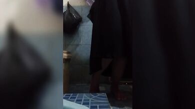 I was enjoying a shower and suddenly I felt horny and I had to do it myself until I squirted.
