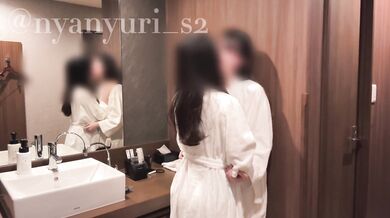 [Amateur lesbian] In the bathroom with my girlfriend...[japanese]