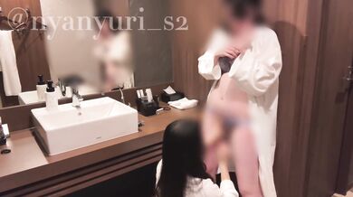 [Amateur lesbian] In the bathroom with my girlfriend...[japanese]