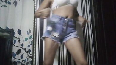 VIRAL PINAY FAMOUS TIKTOKERIST NILARO LARO ANG PUKENG MAKATAS PINAKITA HABANG NAGSASAYAW SA TIKTOK