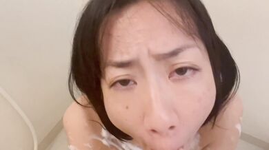 Blowjob-Loving Girlfriend Pleasures Herself in the BathEvolova Electronic Sex Doll