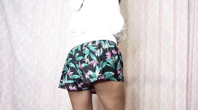 Masturbation after going to the beachIt felt so good I squirted a lot///