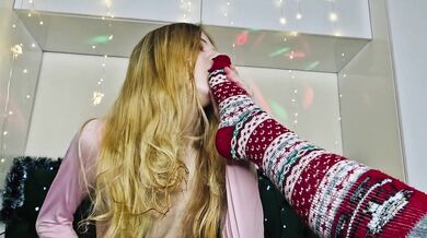 POV. Sissy Blaire_18 sniffs my Christmas socks, worships my feet, and masturbates. Footjob in socks