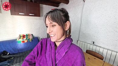 The courier and the housewife (cuckold)