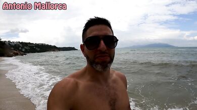 Big Tits Thai Bombshell Gets Picked up in Public Beach