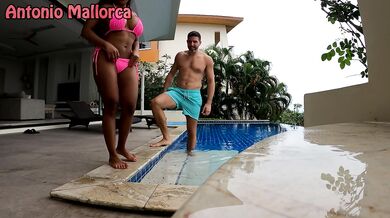 Big Tits Thai Bombshell Gets Picked up in Public Beach