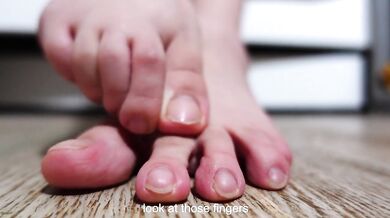 foot play from cutie Furiyssh