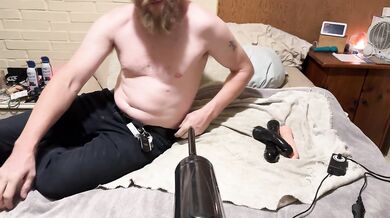 Destroying my ass w/ my new sex machine