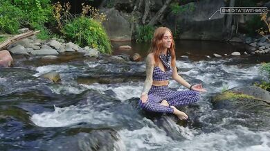Petite Redhead’s Guided Meditation : Connect Deeply to Your Body