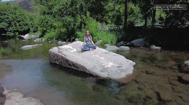 Petite Redhead’s Guided Meditation : Connect Deeply to Your Body