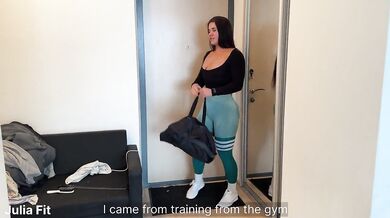 Girl with Huge Legs and Ass Tears Leggings for Fucking