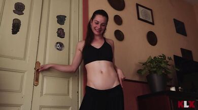 Stunning Brunette Takes Control: Steamy Cowgirl to Messy Facial - KLX