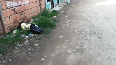 closing a deal with my neighbor she sells me the washing machine and I take the opportunity to fuck