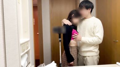 【個人撮影】鎌倉ホテルでお風呂前に濃厚ディープキス鏡越しで立ちバックSEXする旅行中の素人カップル動画／Japanese amateur hentai ／日本人／パイパン／色白／美少女