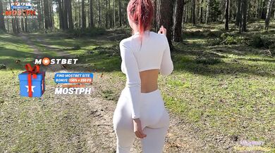 A strange girl met me just for sex and asked me to fuck her right in the woods