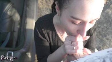 Outdoor Car Blowjob / Cum Swallow