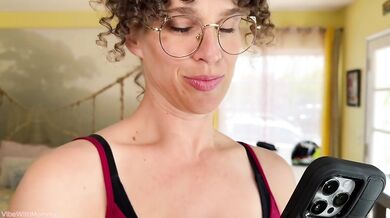 Stepmom Proves She's Not a Lesbian Stepsister