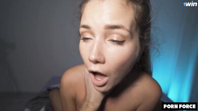 SHE WENT TO THE WRONG PLACE - This Cock Was Too Big For Her - Mary Rock ´