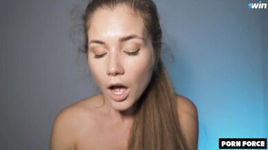 SHE WENT TO THE WRONG PLACE - This Cock Was Too Big For Her - Mary Rock ´